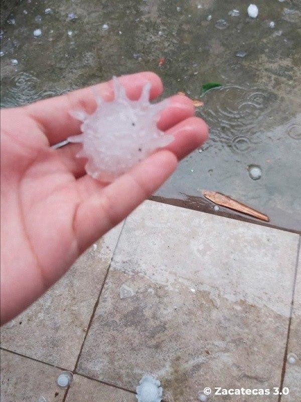 "Коронавирусный" град в разных странах назвали божественным посланием: появилось видео